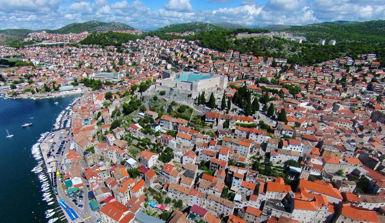 Apartments Villa Korina Бродариця Екстер'єр фото