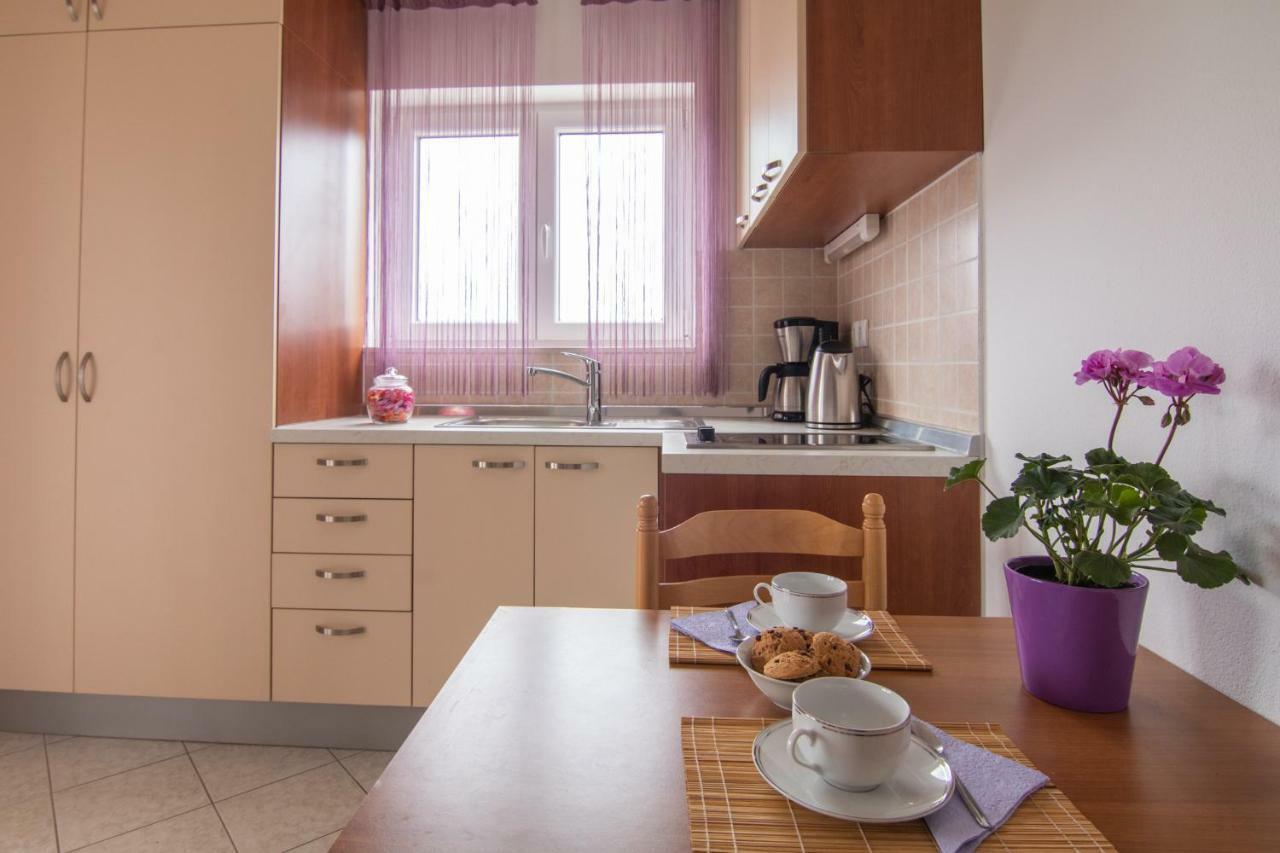 Apartments Villa Korina Бродариця Екстер'єр фото