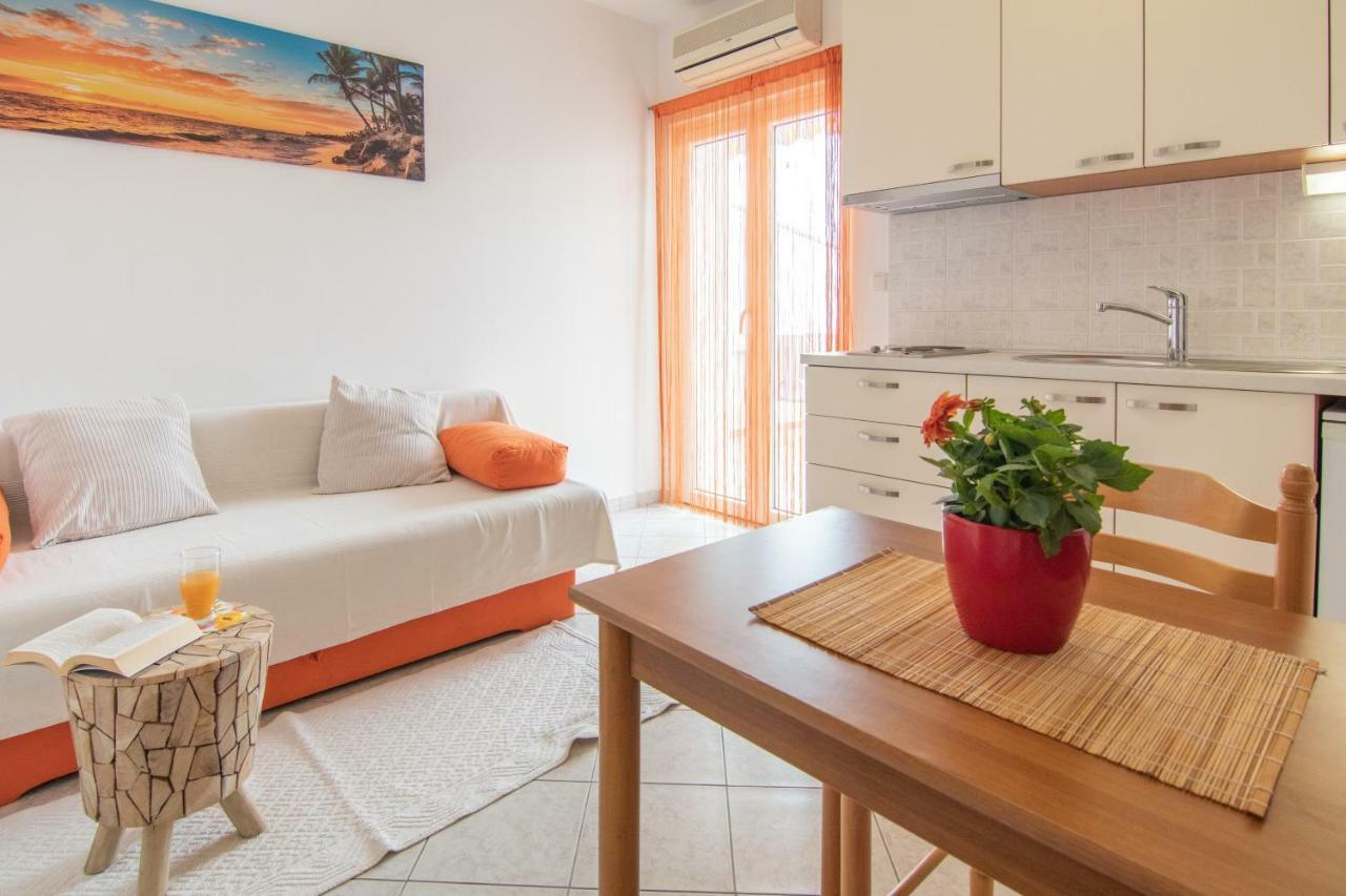 Apartments Villa Korina Бродариця Екстер'єр фото