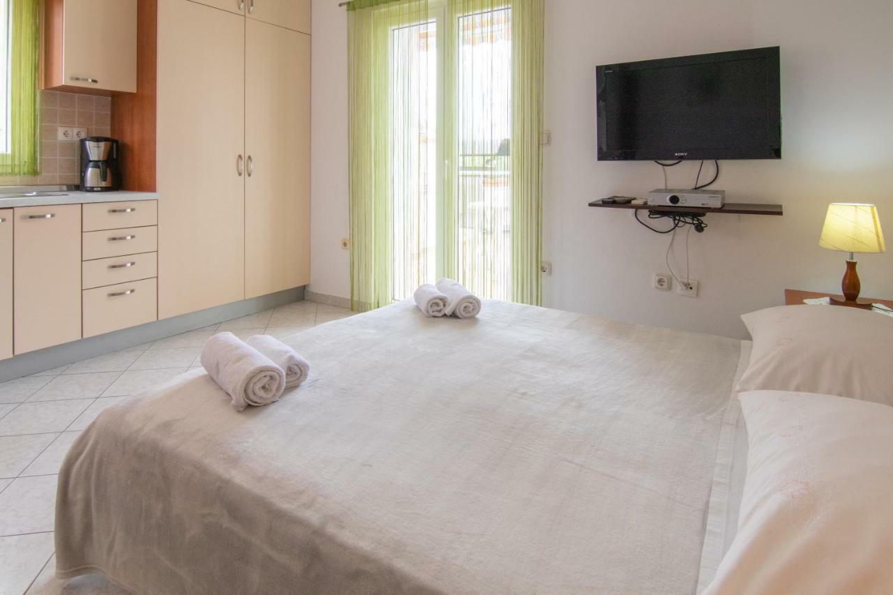 Apartments Villa Korina Бродариця Екстер'єр фото