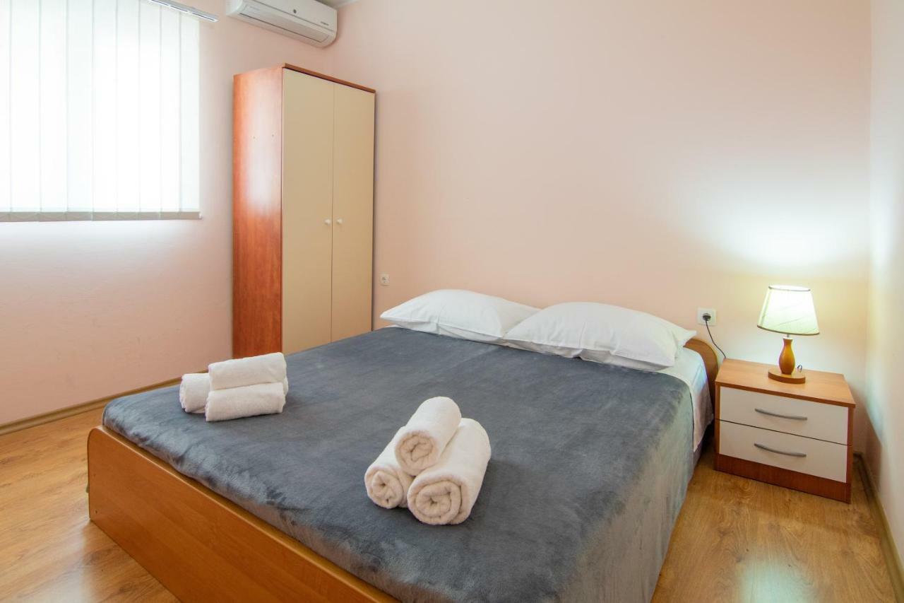 Apartments Villa Korina Бродариця Екстер'єр фото
