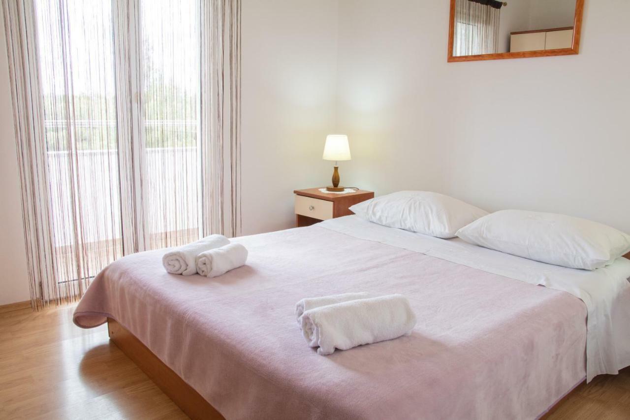Apartments Villa Korina Бродариця Екстер'єр фото